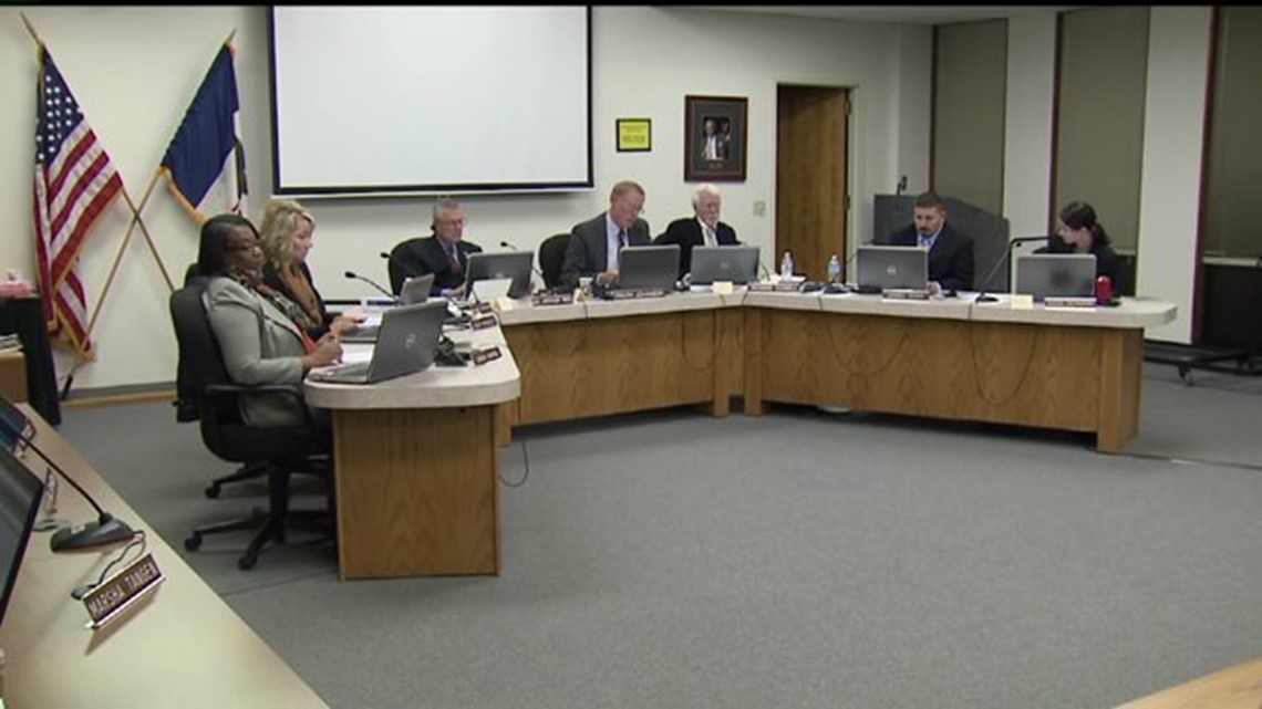 Davenport School Board votes to close JB Young School | wqad.com