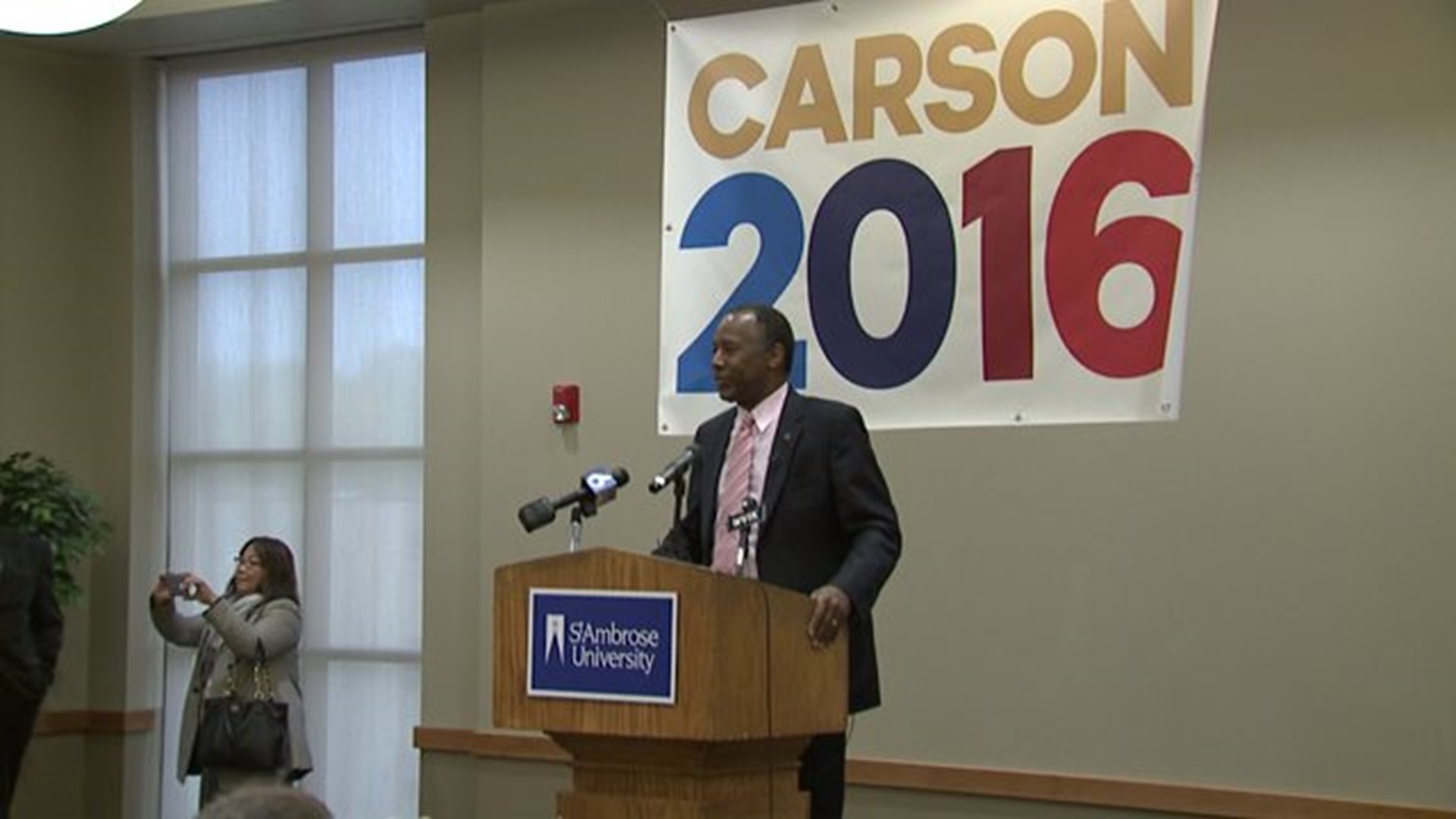 Republican candidate Ben Carson makes campaign stop in Davenport