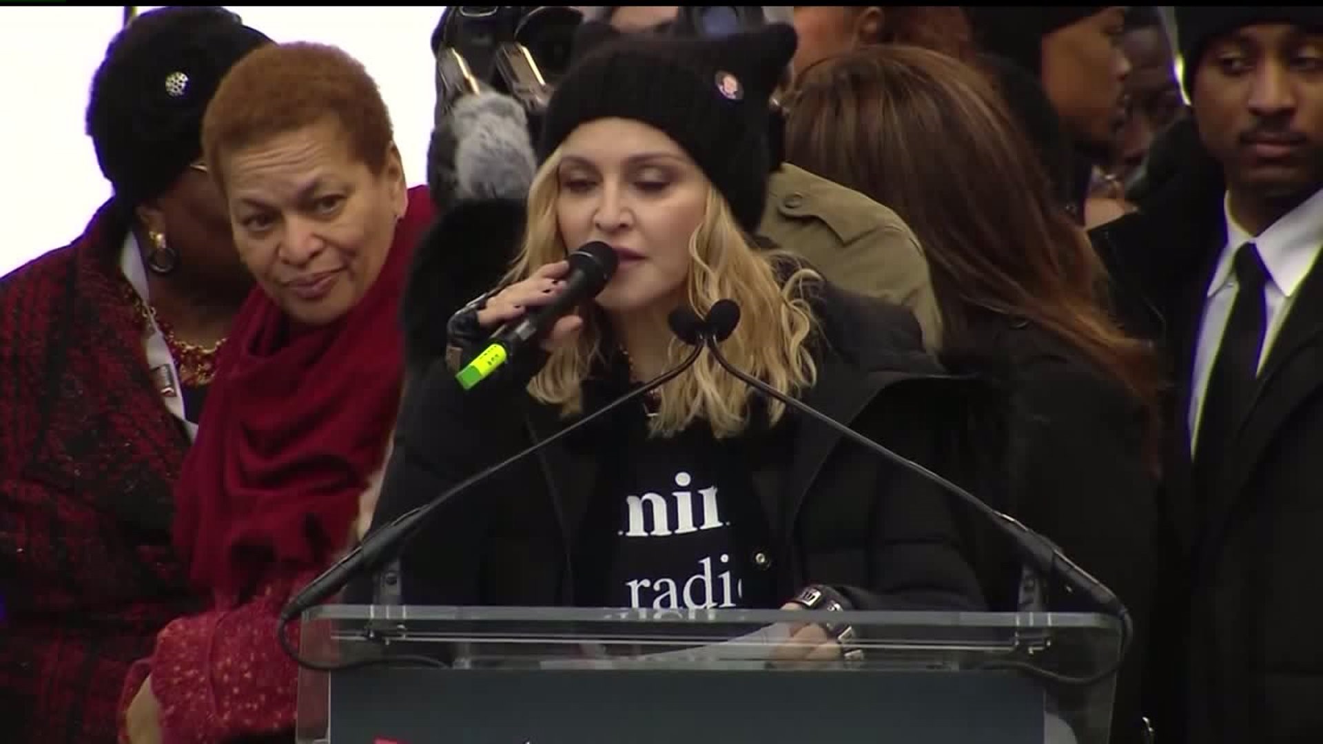 Man sues Madonna, saying concert start is too late