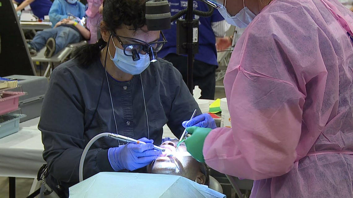 Free dental clinic draws hundreds to Davenport on first day