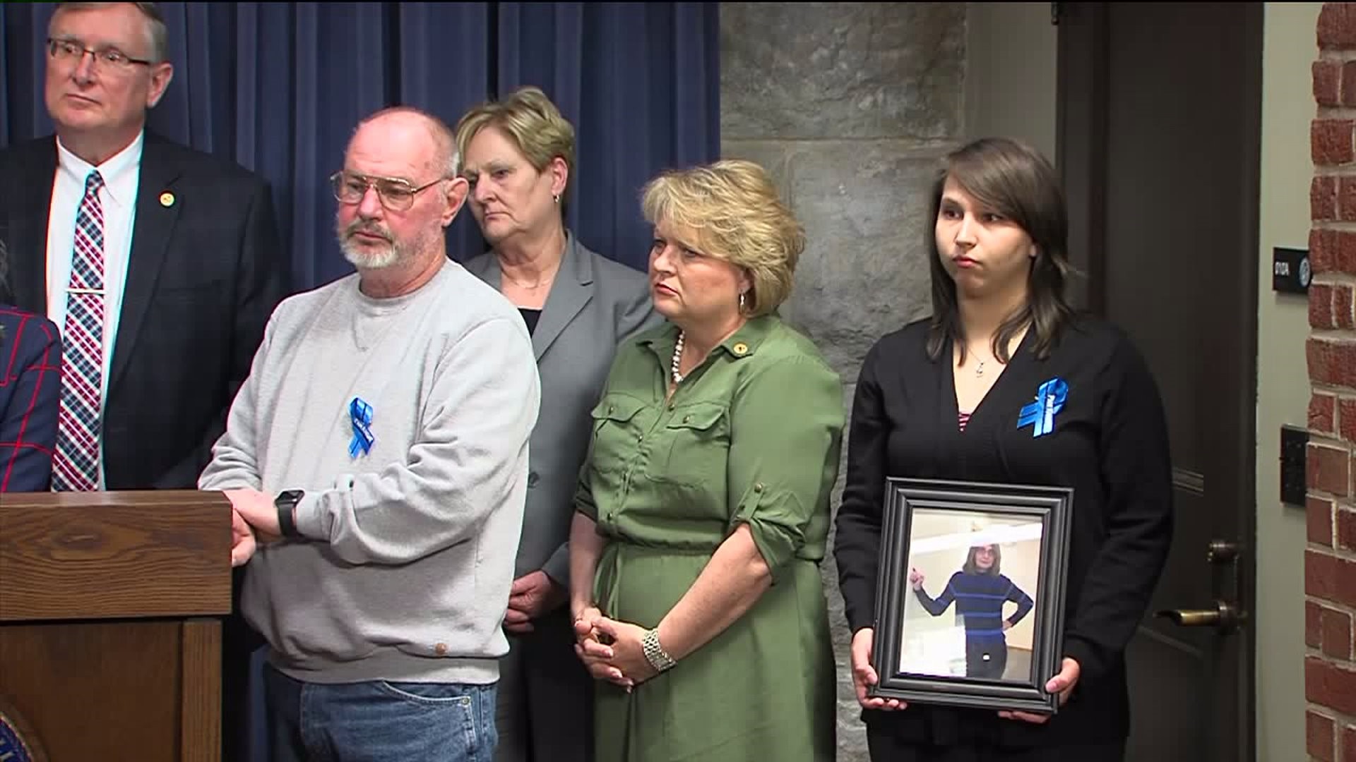 Family of fallen DCFS worker asks for Illinois legislators to reconsider bill