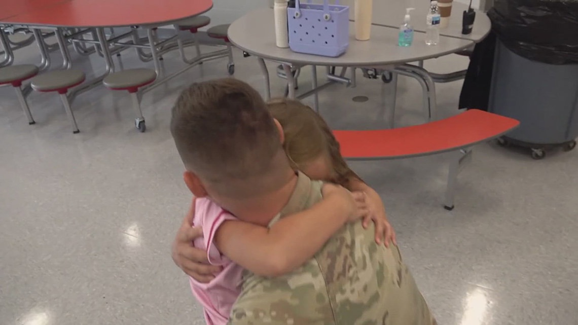Tennessee soldier surprises his daughter after deployment