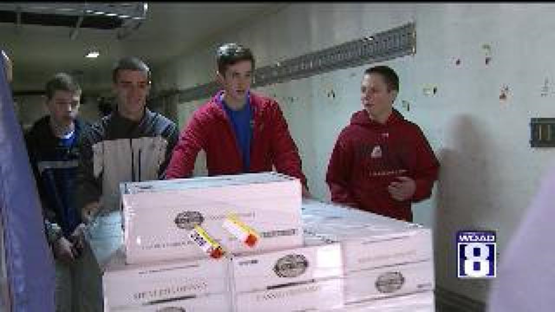 High schoolers weigh in for Student Hunger Drive