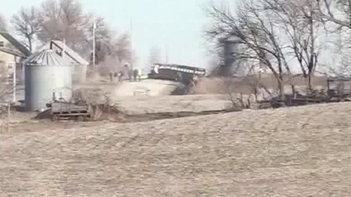 Iowa school bus fire that killed 2 under investigation