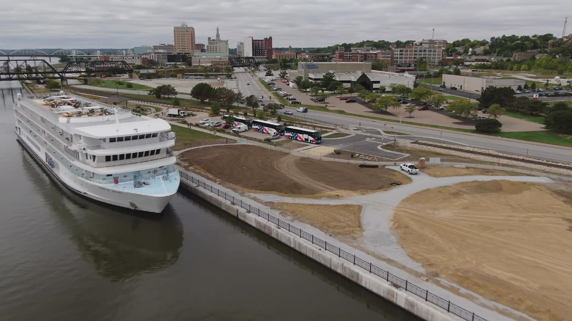 Roughly 200 people visit the Quad Cities every week on the cruise lines