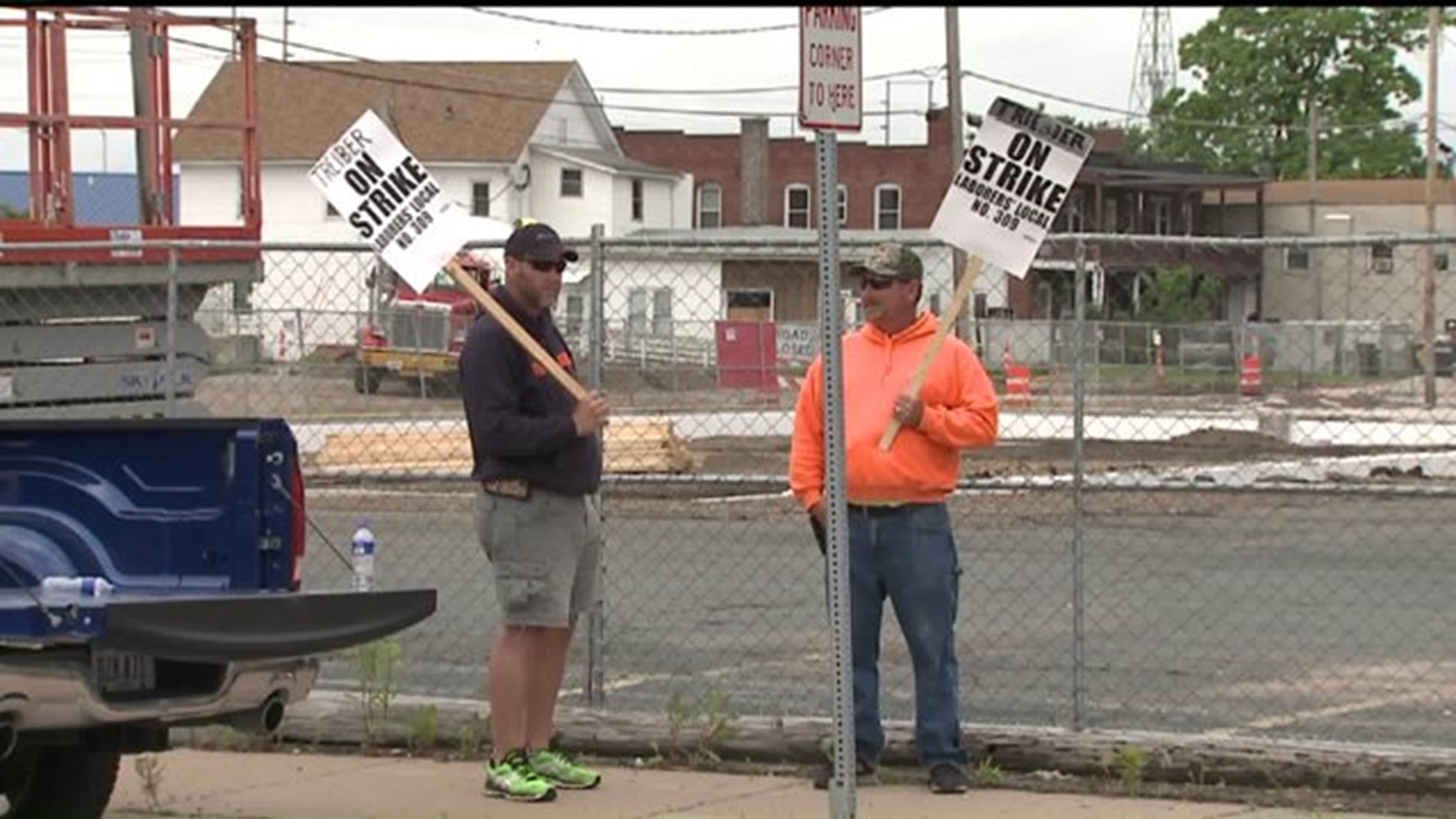 Laborers` strike shuts down construction