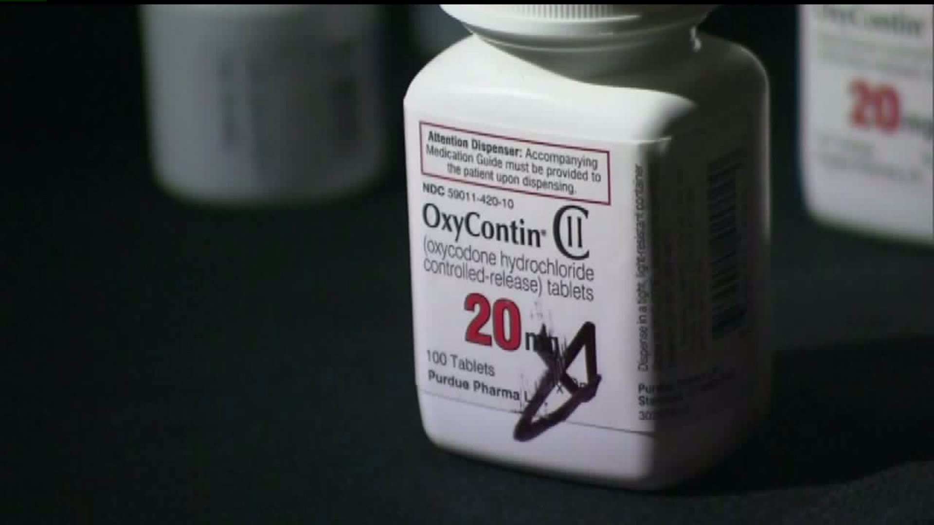 OxyContin maker, governments in talks to settle lawsuits