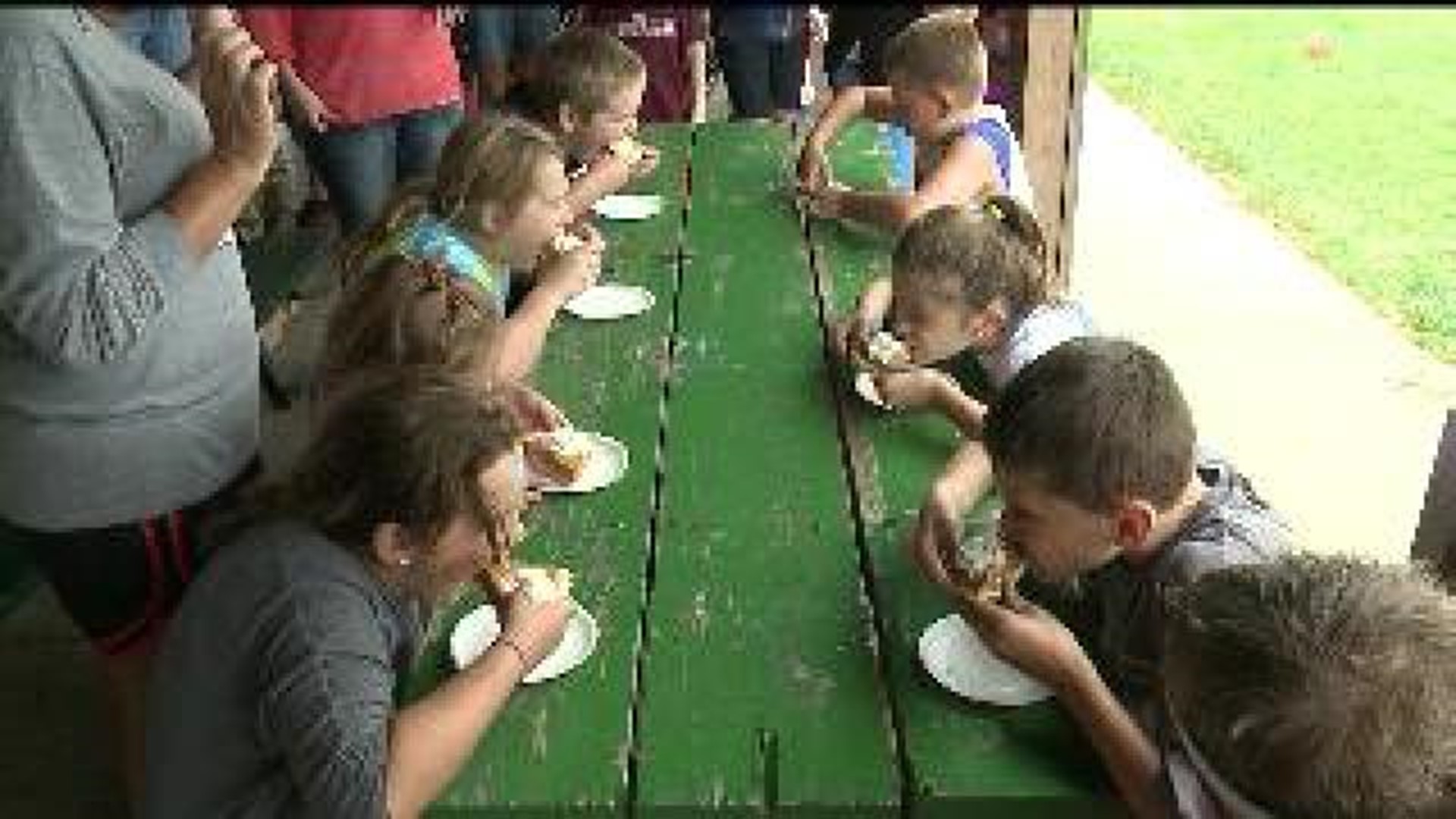 Annawan residents eat pie for their community