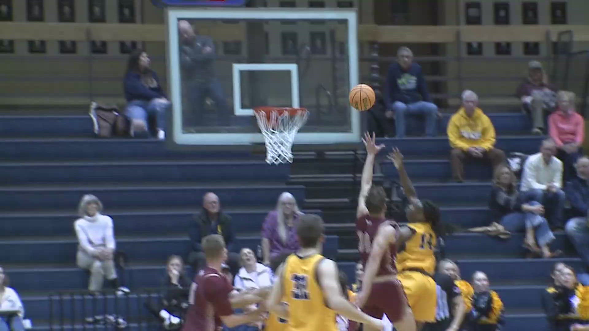 Augie ended up with an 82-70 win.