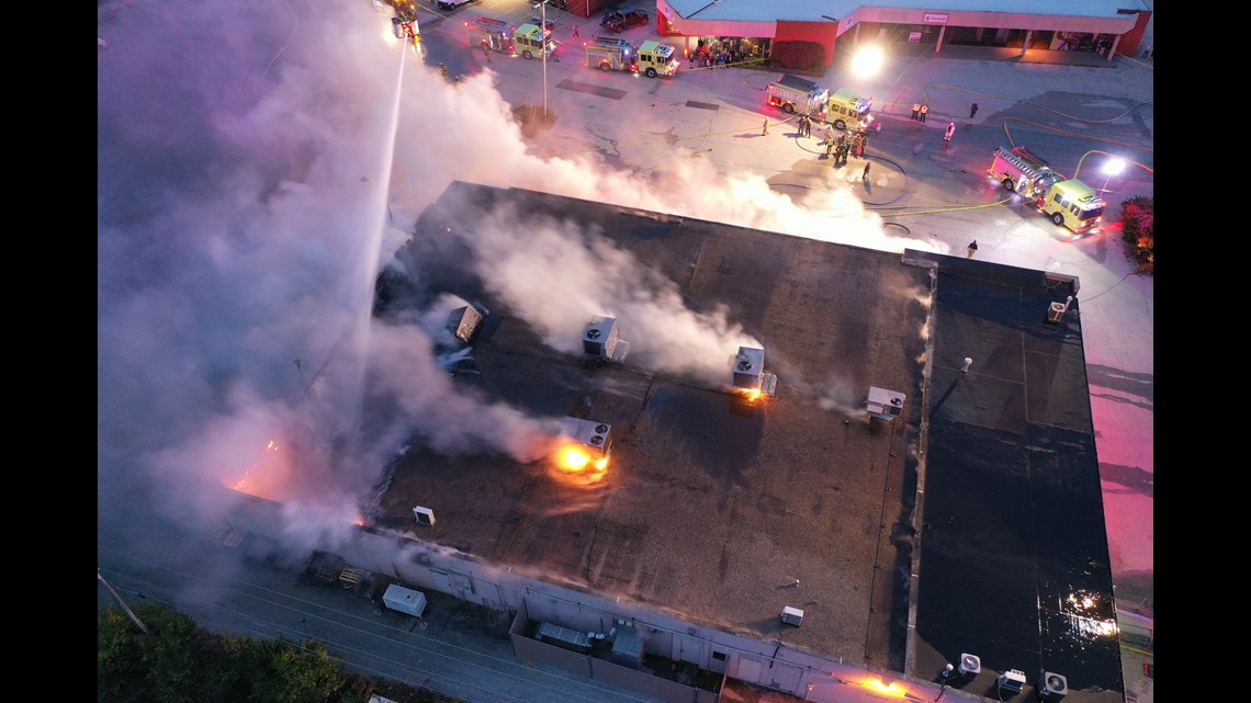 Fire breaks out at Cumberland Square in Bettendorf