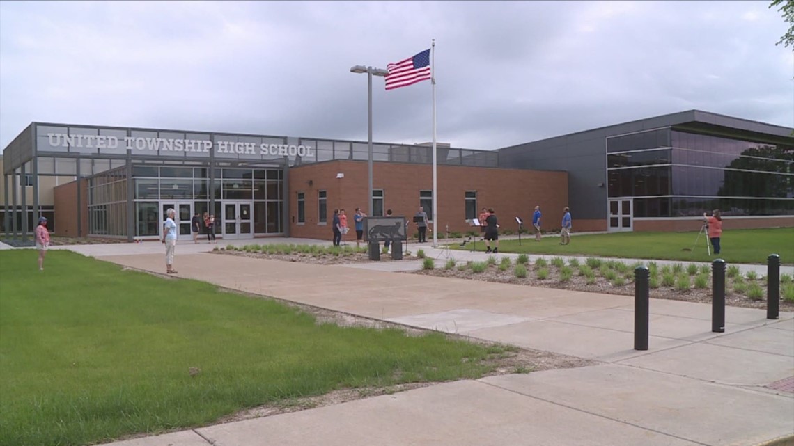 United Township High School students honor fallen veterans with music ...