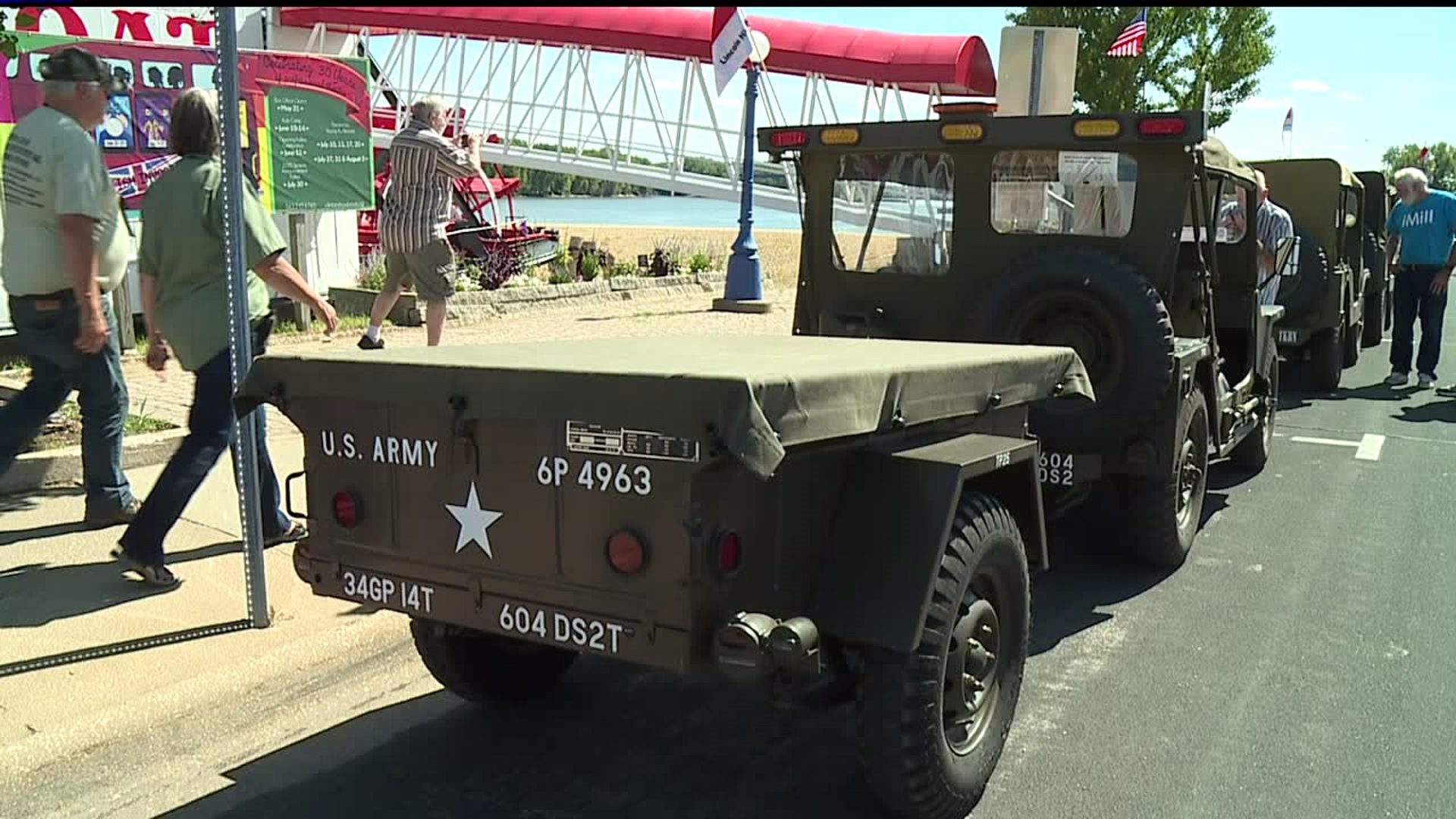 military convoy stops in clinton