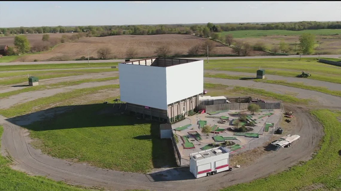 Blue Grass DriveIn reopens to let guests back into theaters