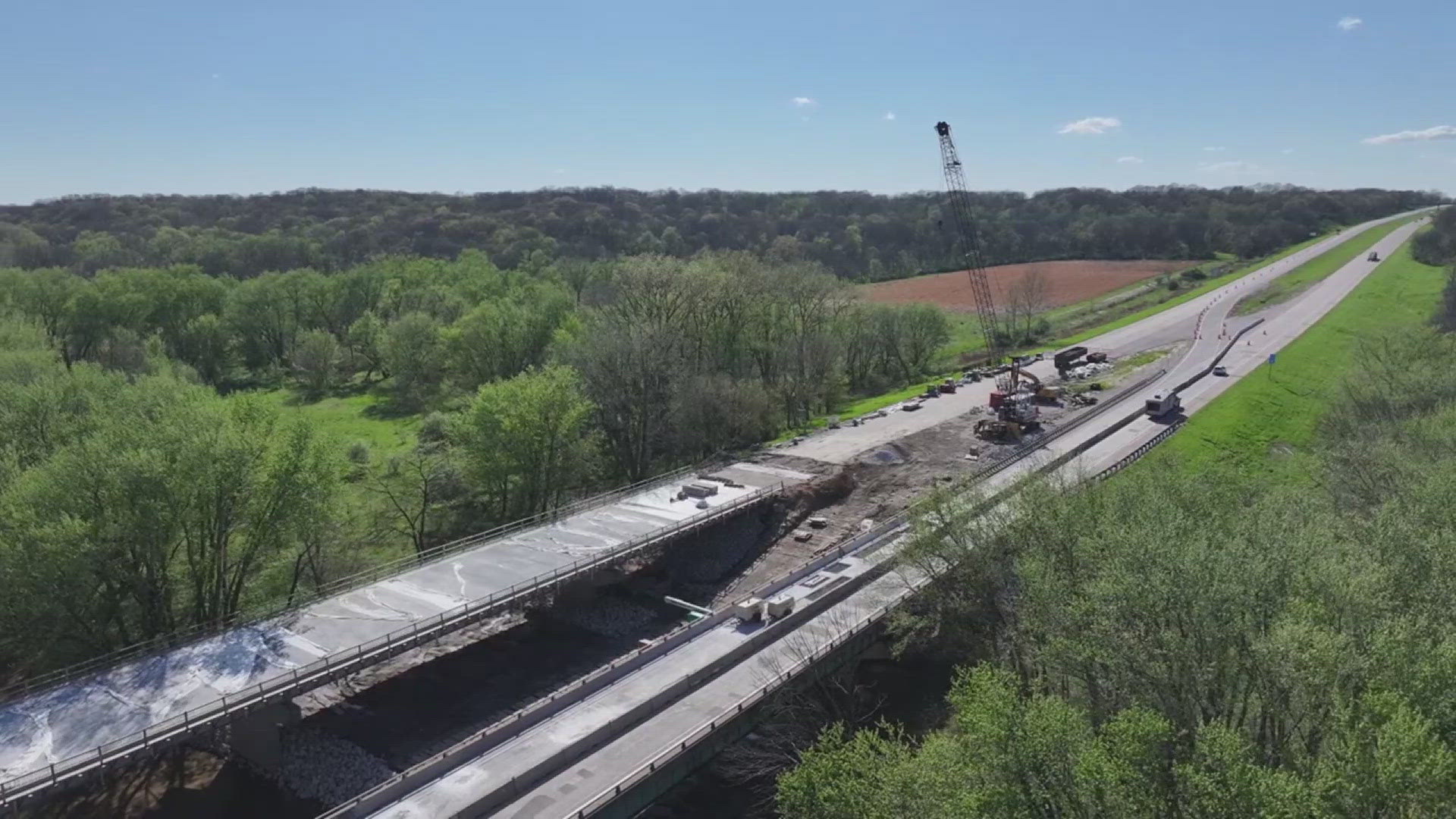 Bridge deck over Spoon River undergoes emergency repairs | wqad.com