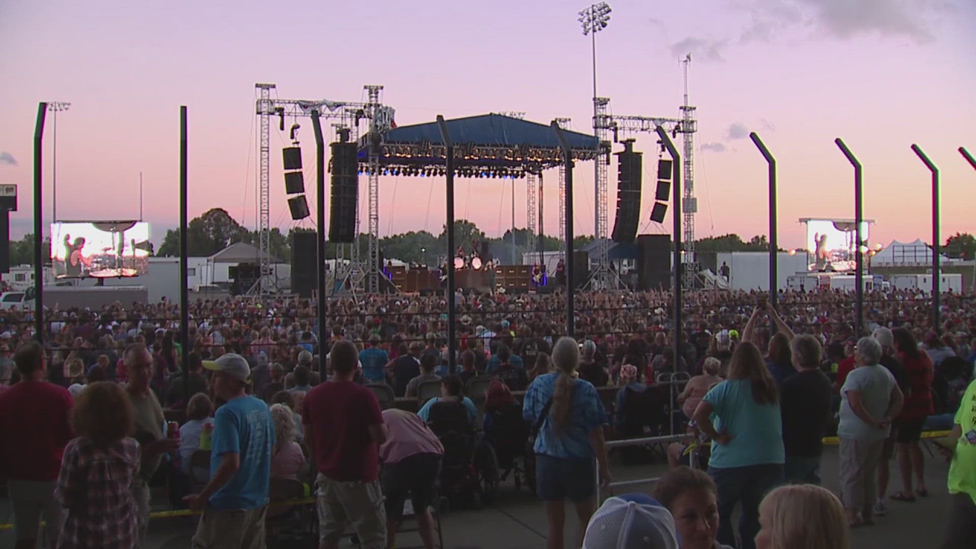 keith-urban-brad-paisley-will-play-mississippi-valley-fair-2026-and