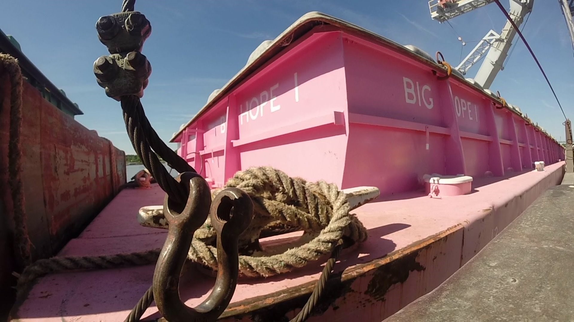 Pink barge makes a stop in Bettendorf