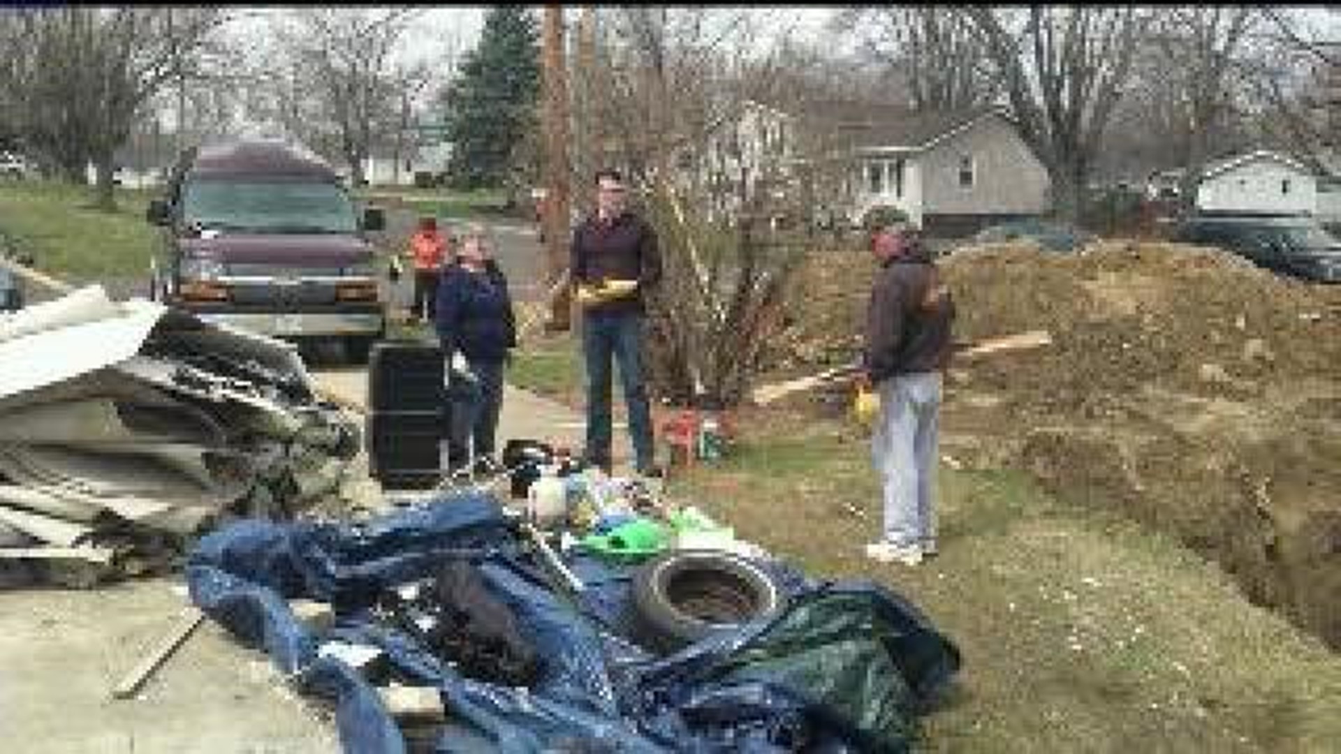 QC Volunteers Spend Day in Washington, IL