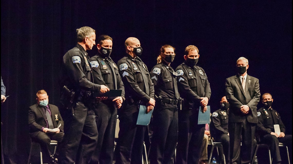 Davenport PD recognizes over 150 officers and staff in 2020 awards - Vimarsana News