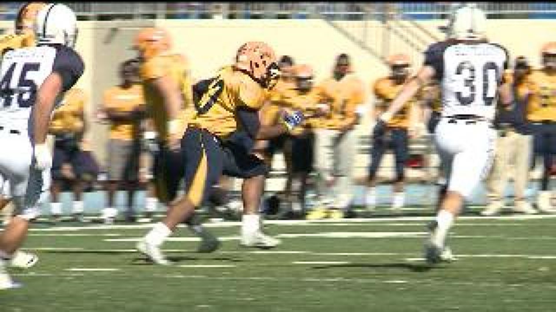 Augie Football Wins Homecoming Game