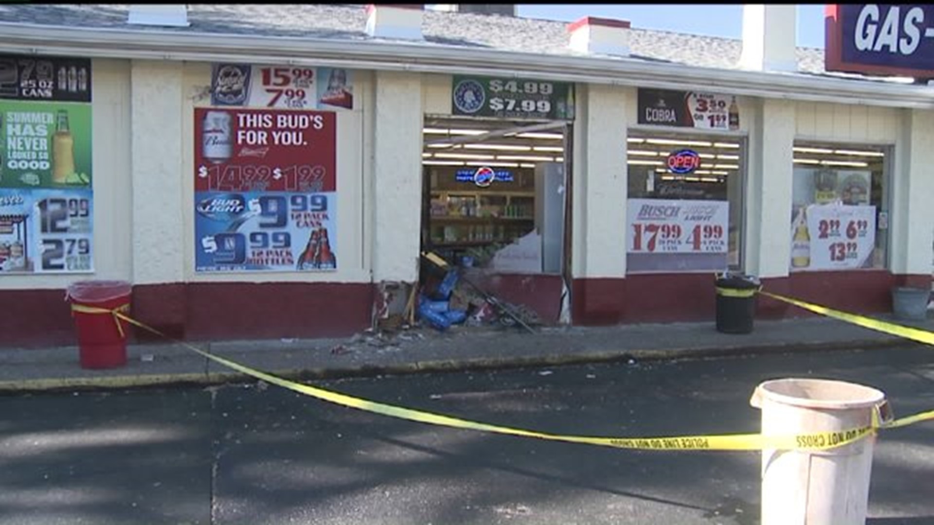 Car Drives Into East Moline Gas Station