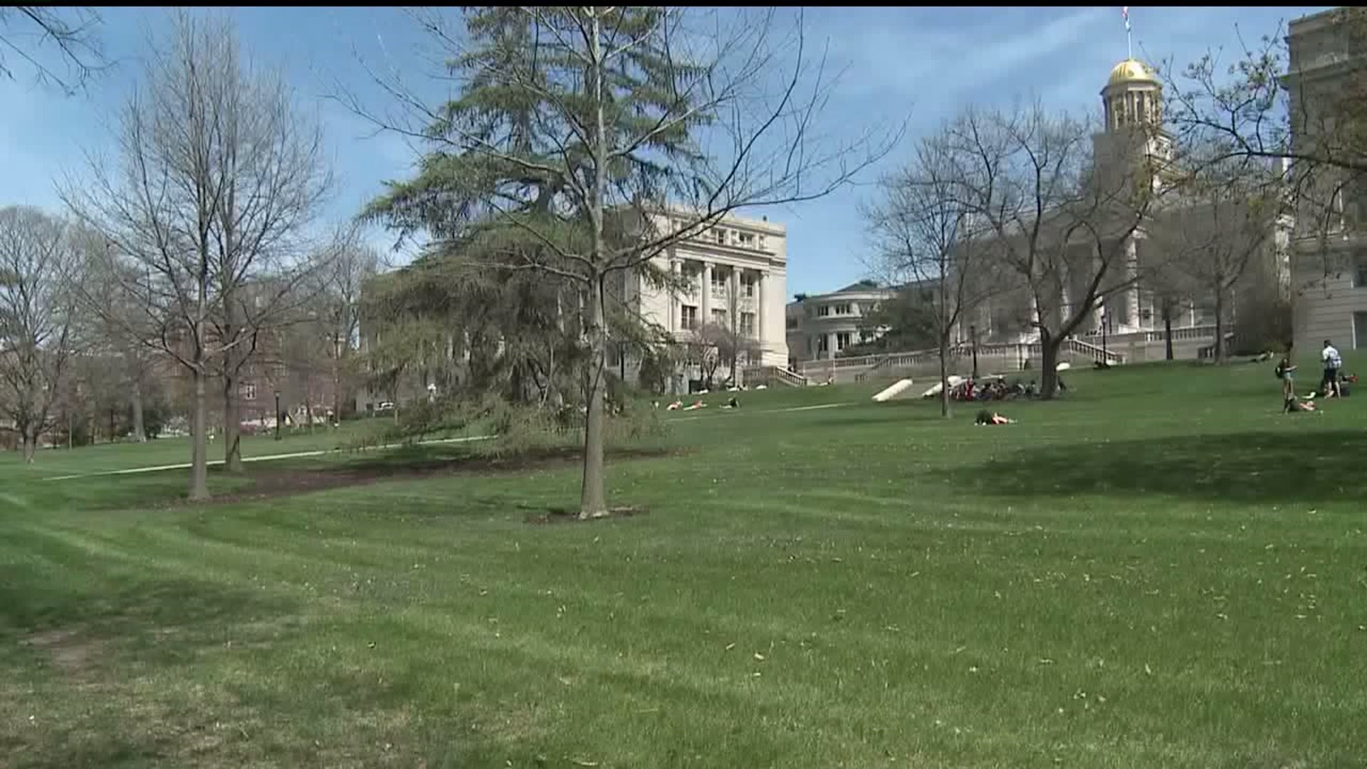 Judge questions U. of Iowa`s response to Christian lawsuit