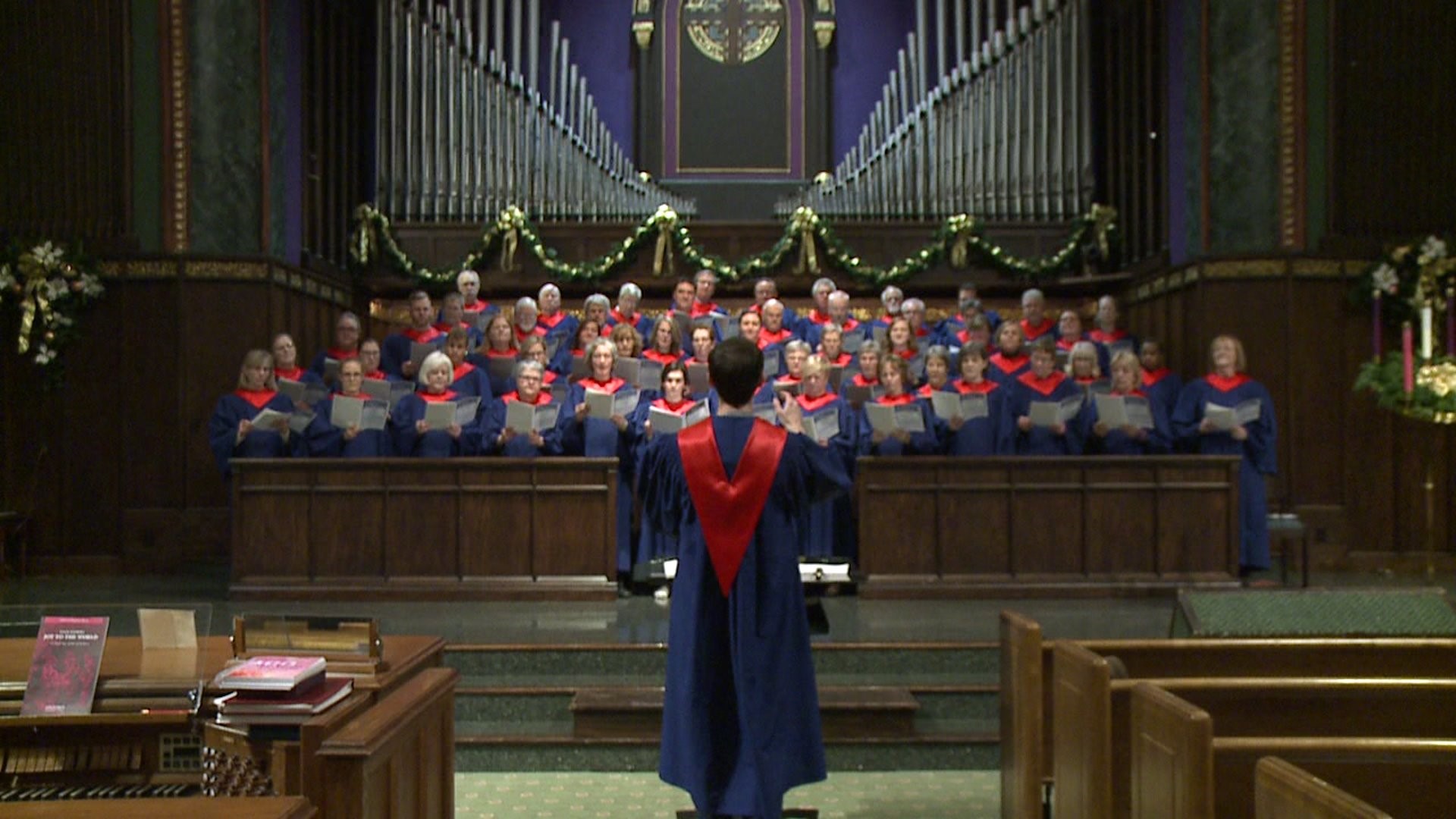 First Presbyterian Choir of Davenport Sings Silent Night