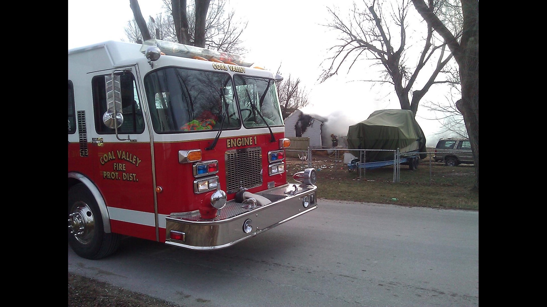 Photos Fire damages house in Colona