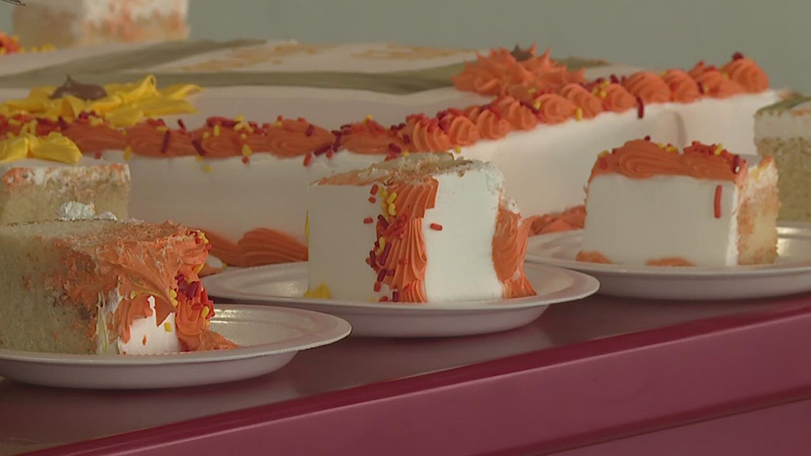 Galesburg Steak 'n Shake owner serves up free Thanksgiving meals