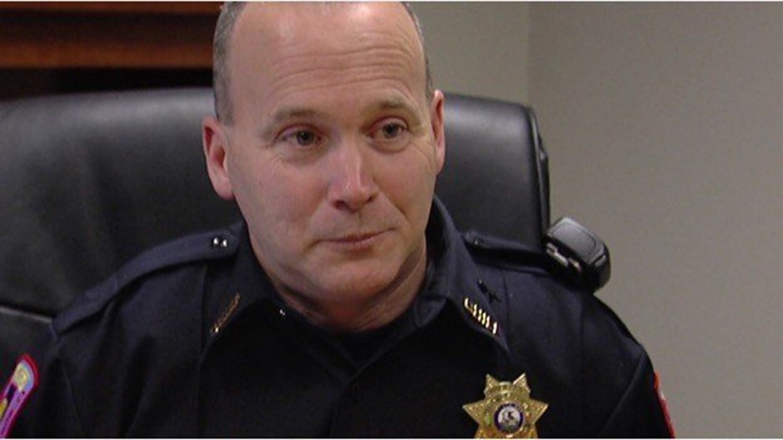 Illinois police chief resigns after discussing investigation on