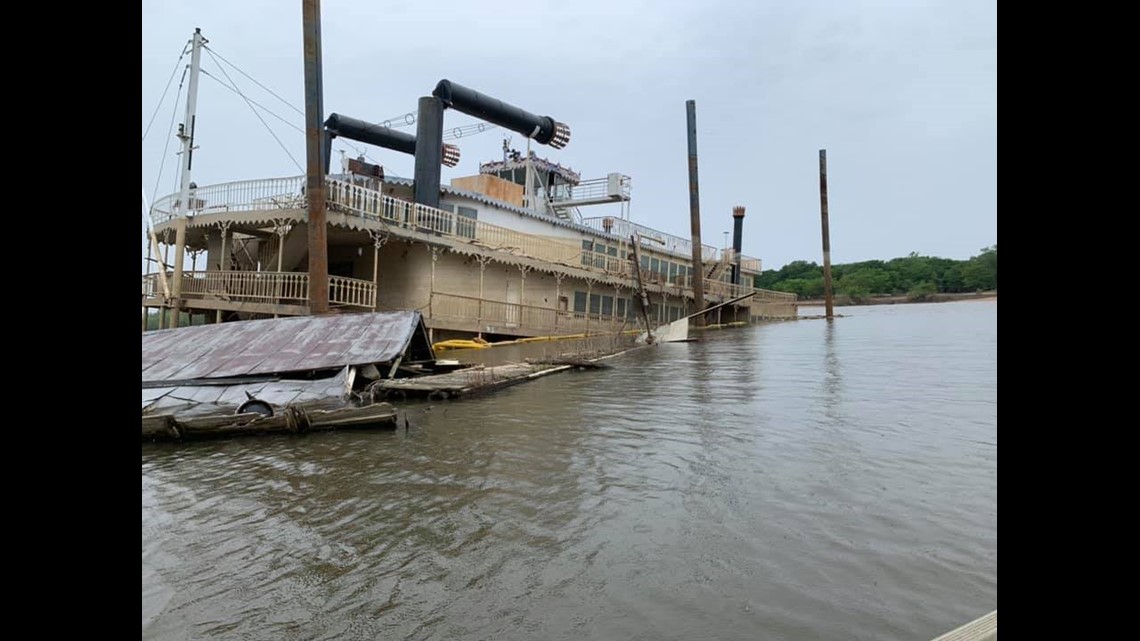 Diamond Lady Riverboat Casino Sits In The Mud Wqad Com   A0c7e50c 66bf 462d 8e5a E774aeab25c1 1140x641 