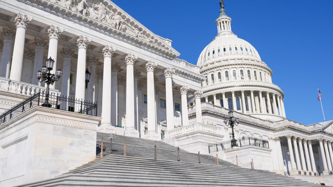 Trump's State of the Union address: What guests Iowa, Illinois lawmakers are bringing — and who's not going