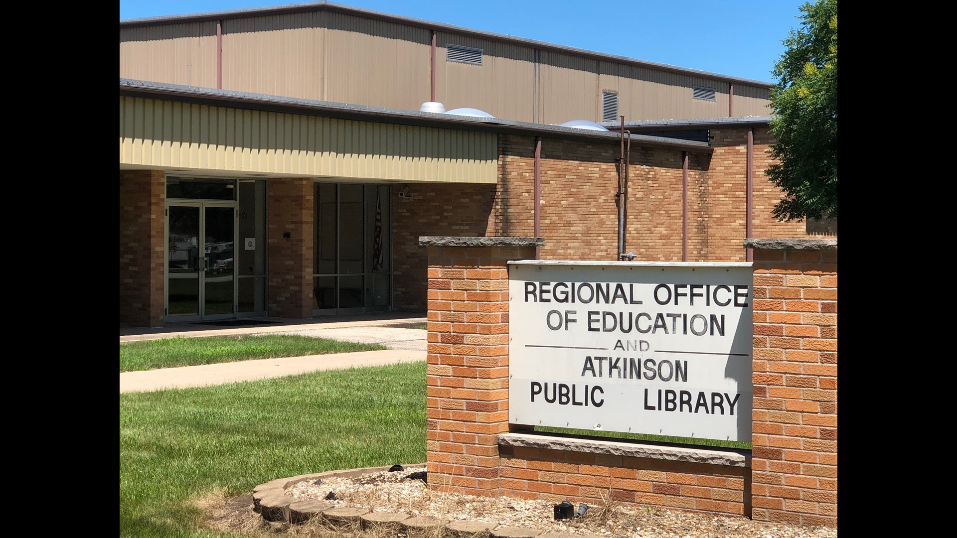 Illinois teacher shortage is dire and getting worse, regional