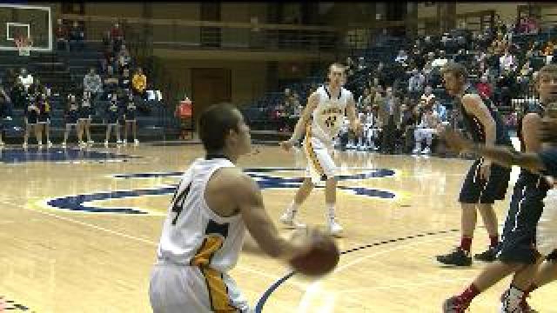 Augustana Gets Another Home Win