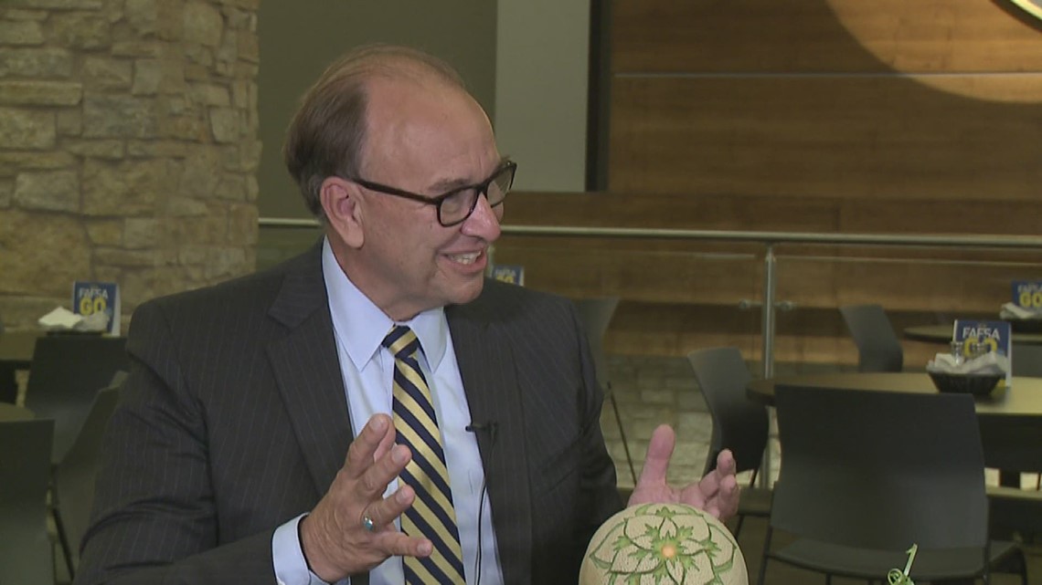 Augustana College President Steve Bahls announces July 2022 retirement - Vimarsana News