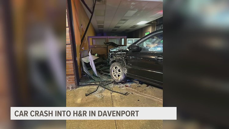 Several injured in accident that ended with car crashing into H&R Block in Davenport Tuesday night