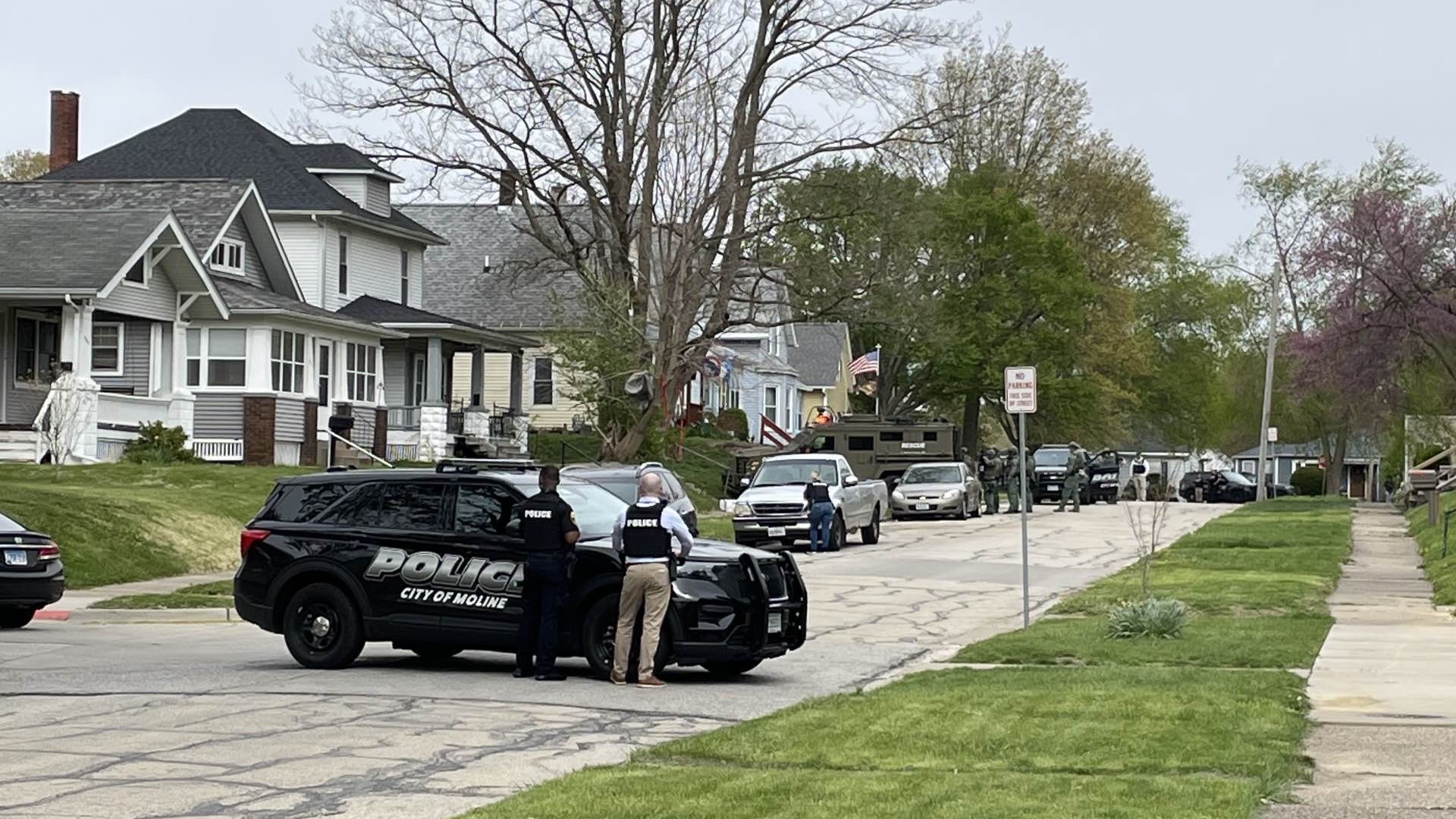 Police Presence Near 8th Street, 20th Avenue In Moline | Wqad.com