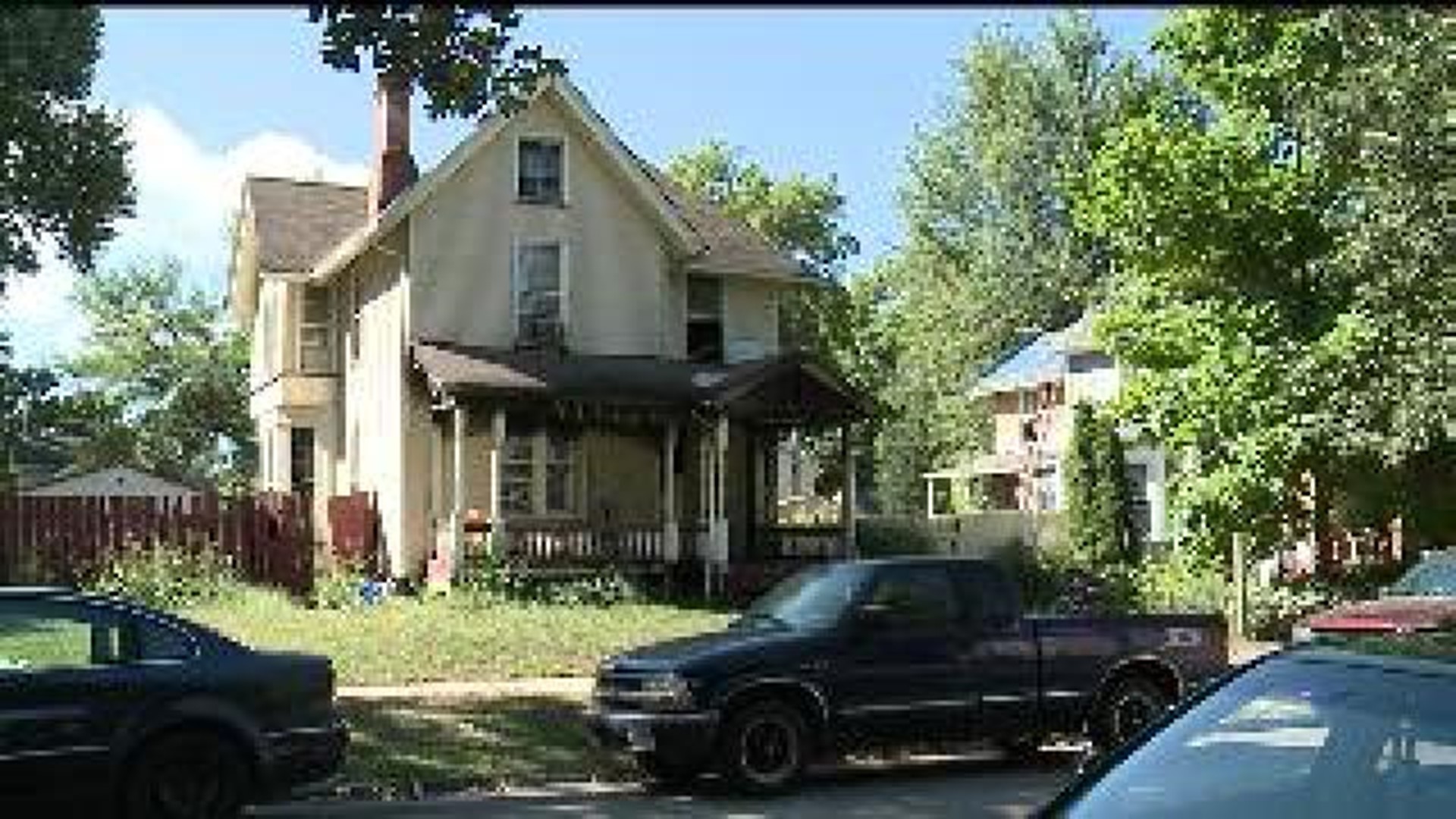 Davenport house fire displaces eight people