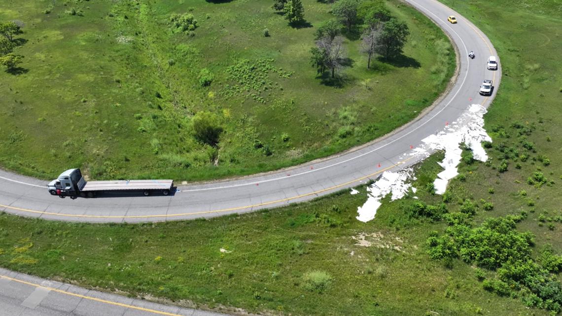 Semi spills granite on I-80 off-ramp in LeClaire