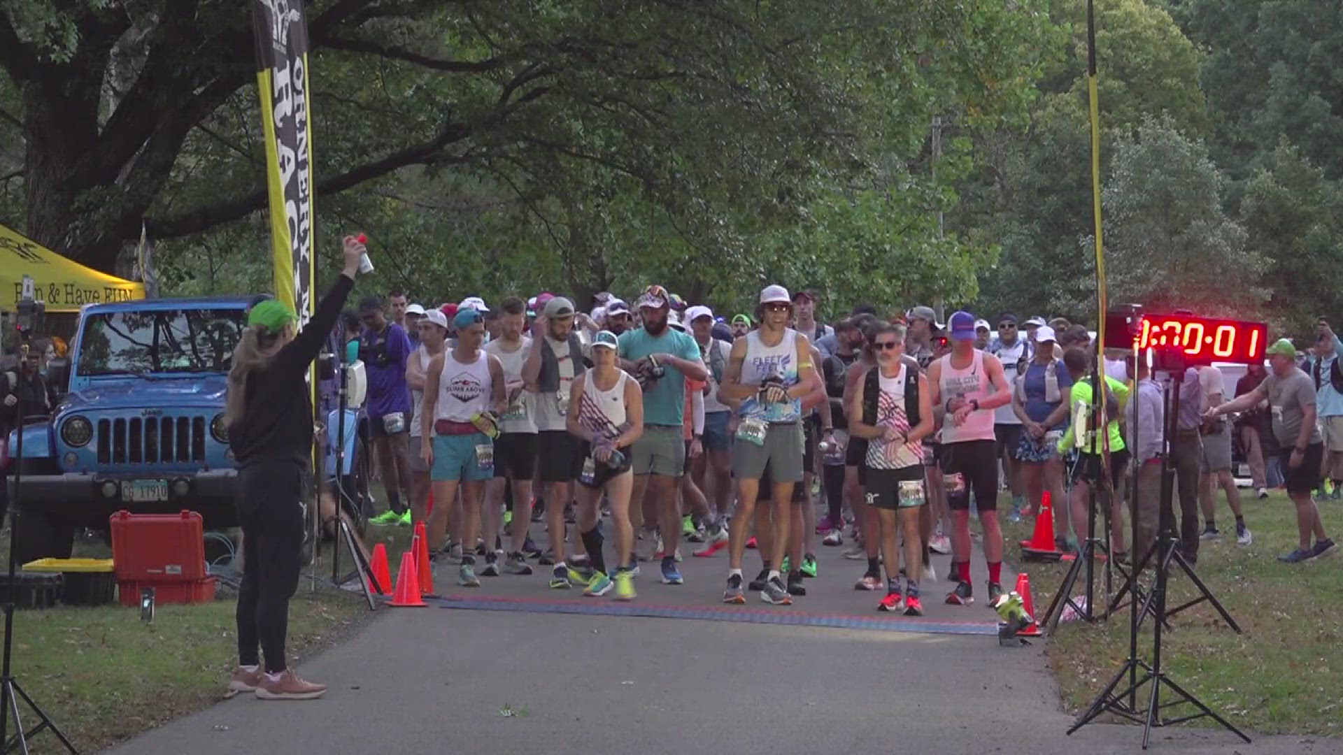 The Hennepin Hundred is a 100-mile race following the Hennepin Canal from Sterling to Colona.