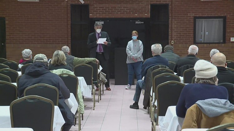 Galesburg mayor sends message of unity at forum over Cottage Hospital