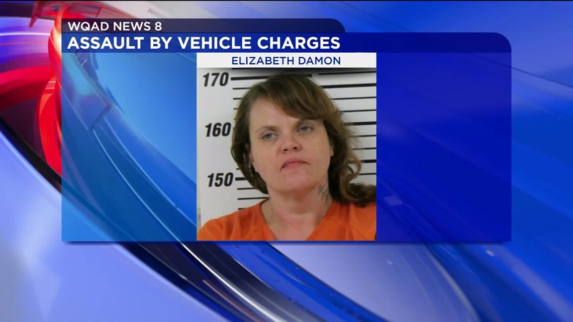 Davenport Woman Arrested For Beating Mom And Assaulting A Police Officer Wqad Com