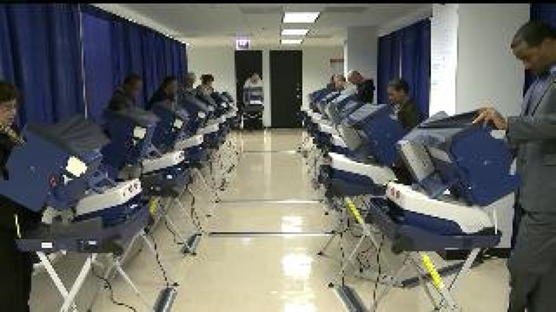 17-year-olds begin voting in Illinois