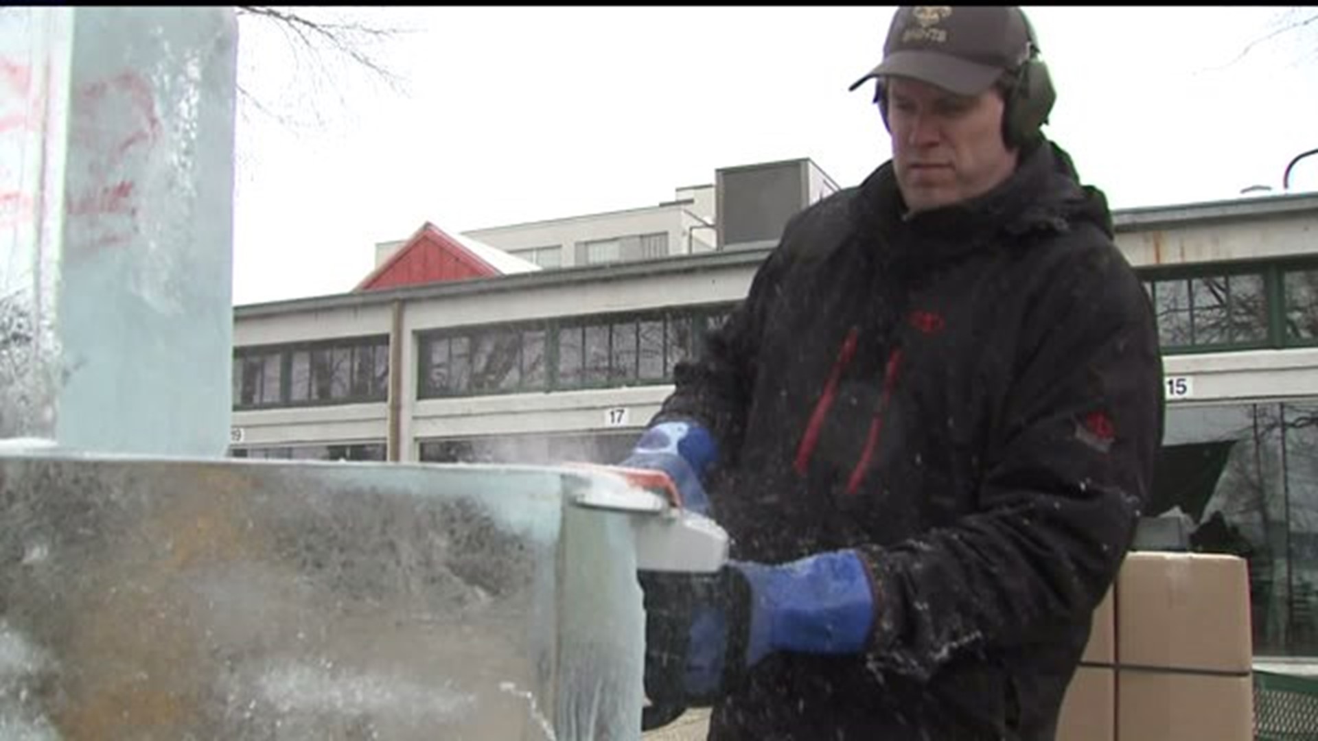 Ice Sculptor to show off creations in Davenport