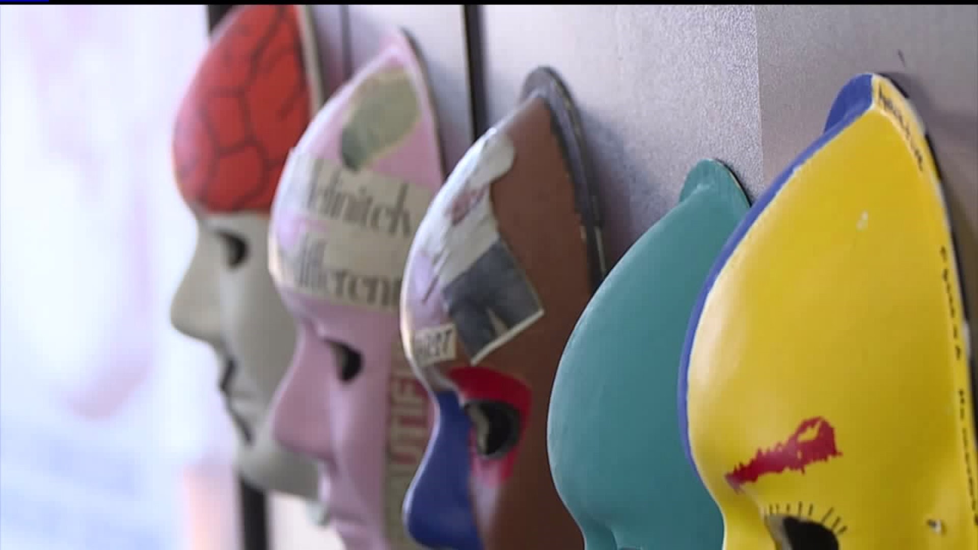 Brain injury survivors use art to give glimpse of what`s inside