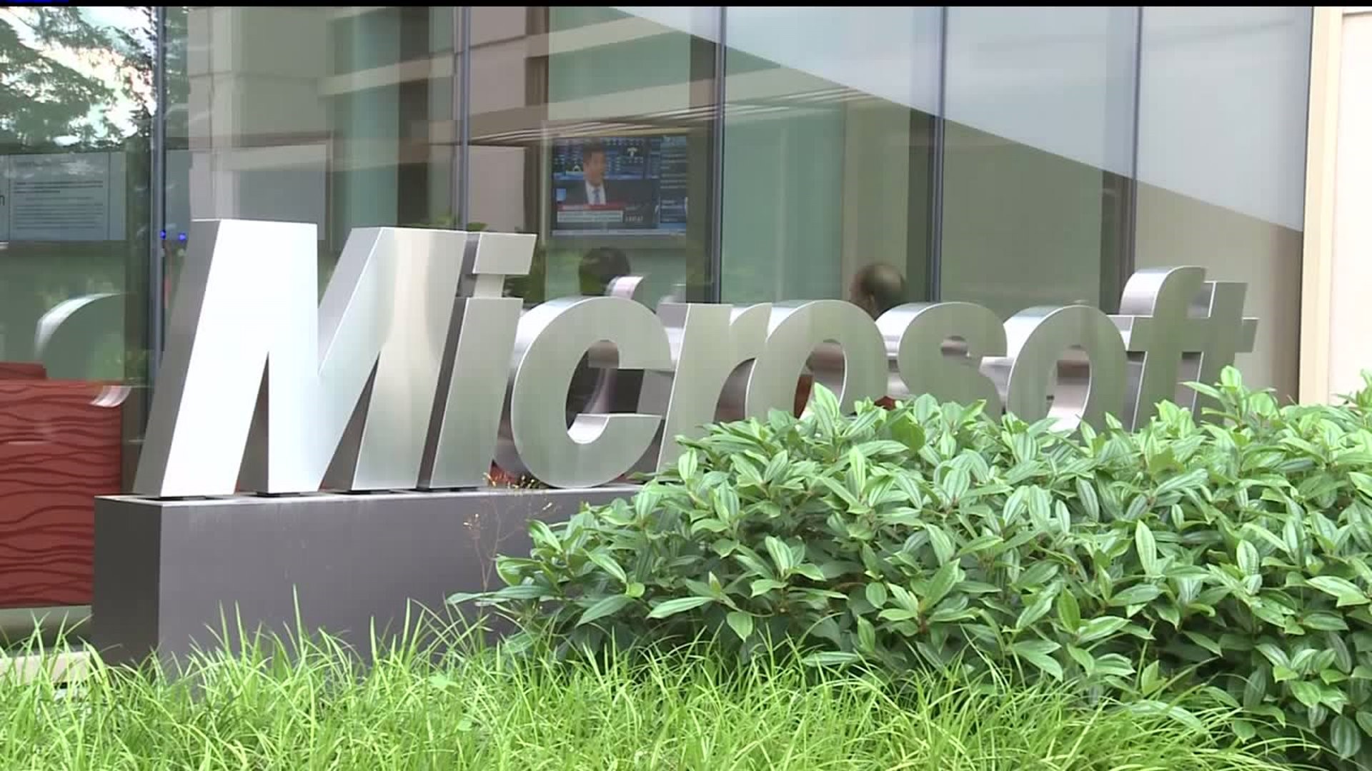 Microsoft tries 4-day workweek in Japan