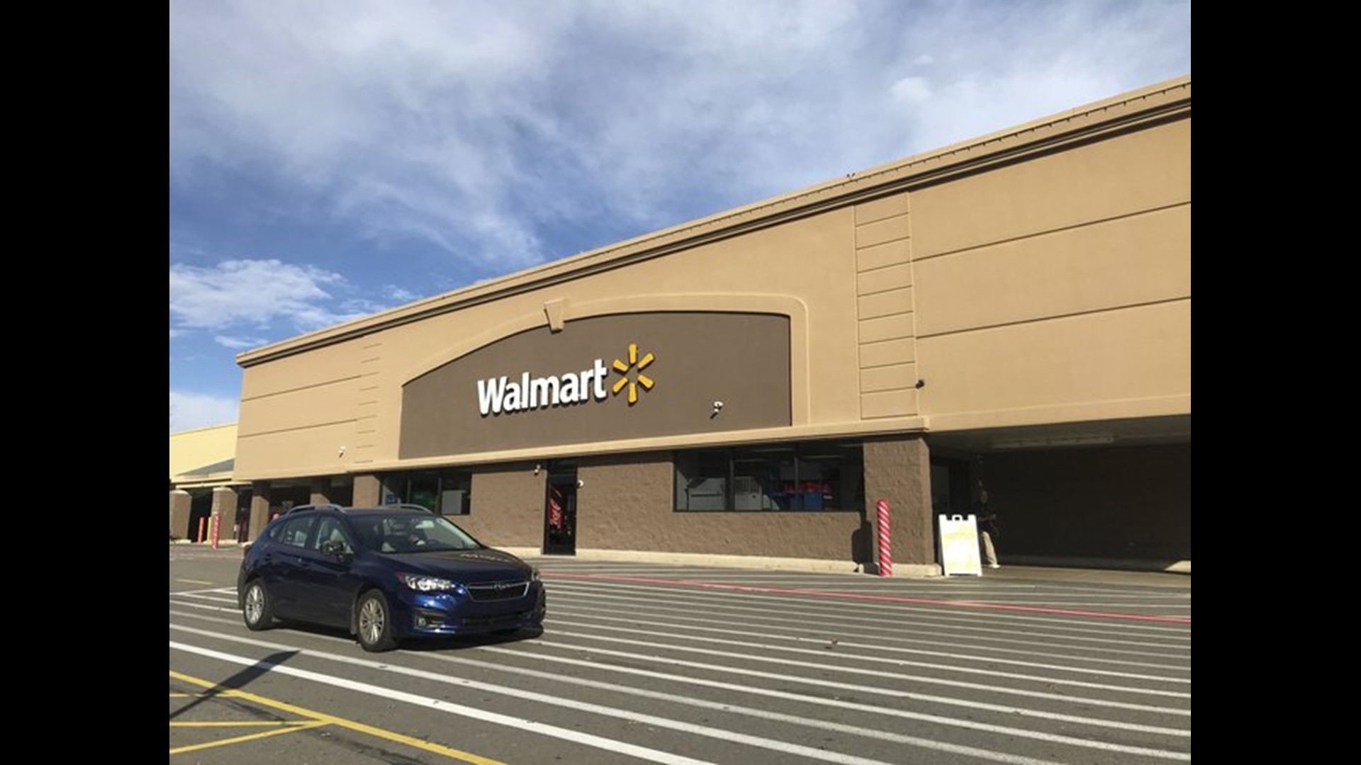 Walmart extends debtfree college benefits to high schoolers