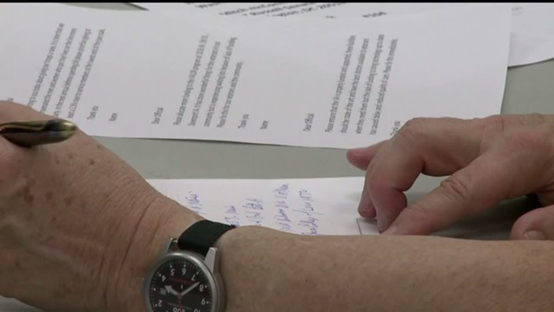 QC residents write letters to increase soldiers` pay