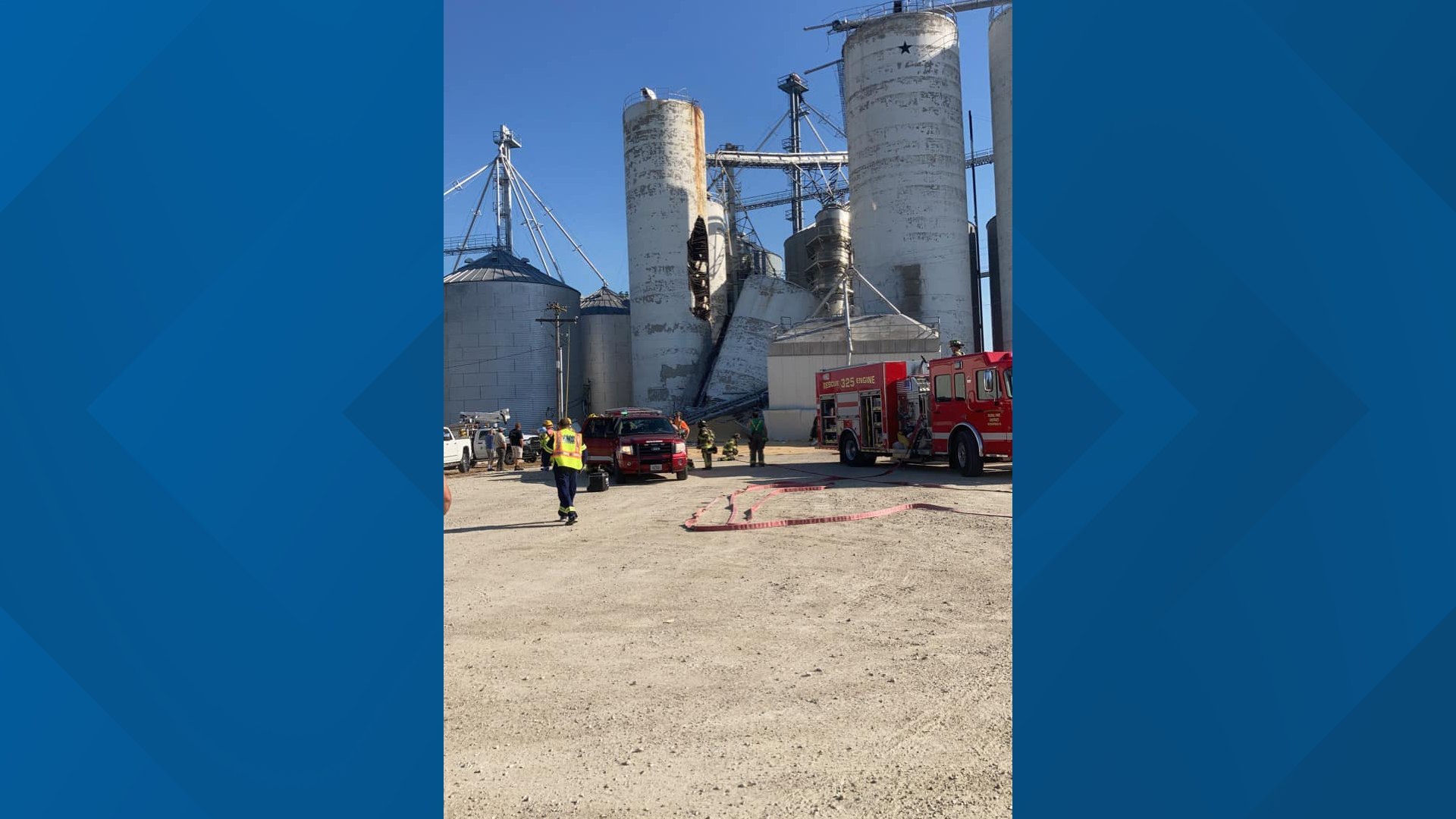 Grain silo collapses in Yarmouth, Iowa