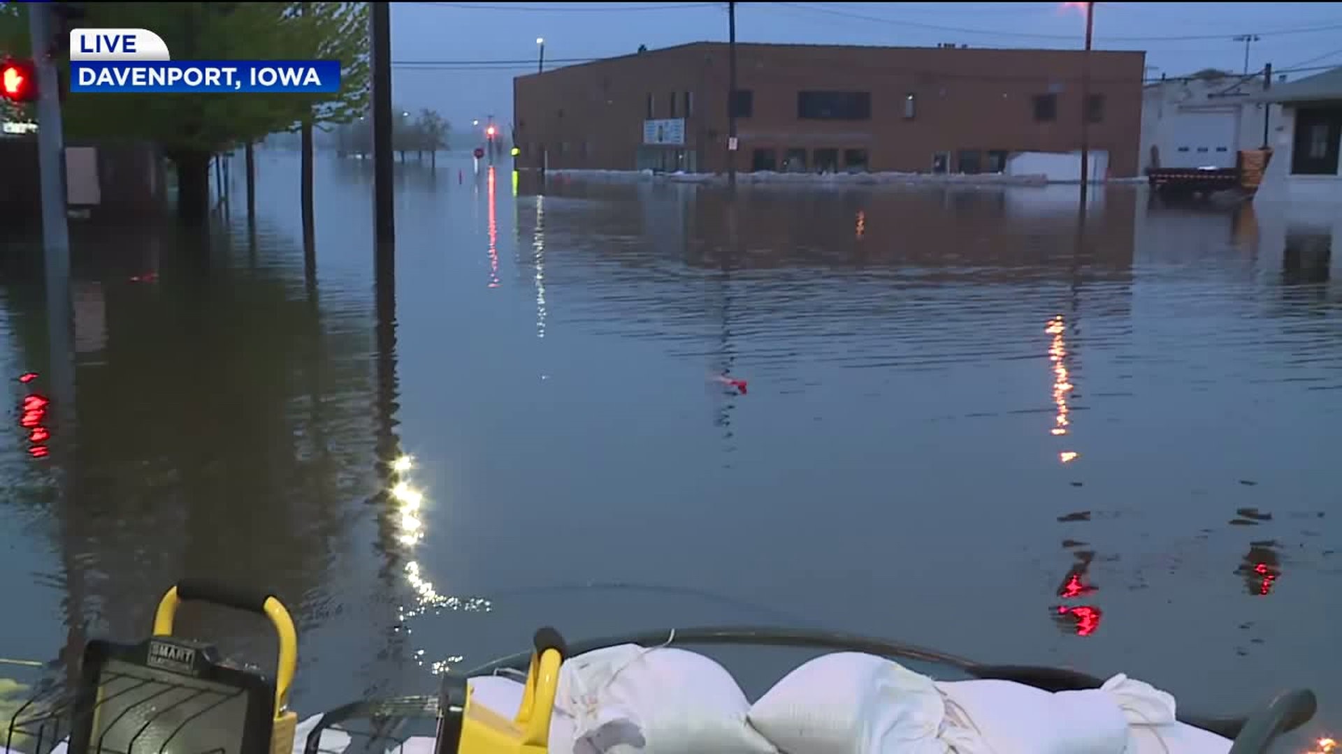 Team Coverage of the Mississippi River Flood Wednesday Morning