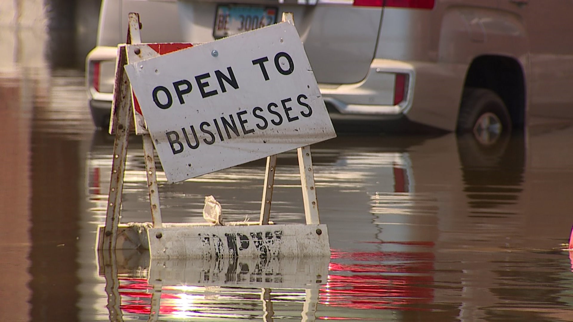 Flood leaves wokers without a job in Davenport